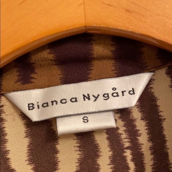 Bianca Nygard small button-down brown shirt - Picture 2 of 3